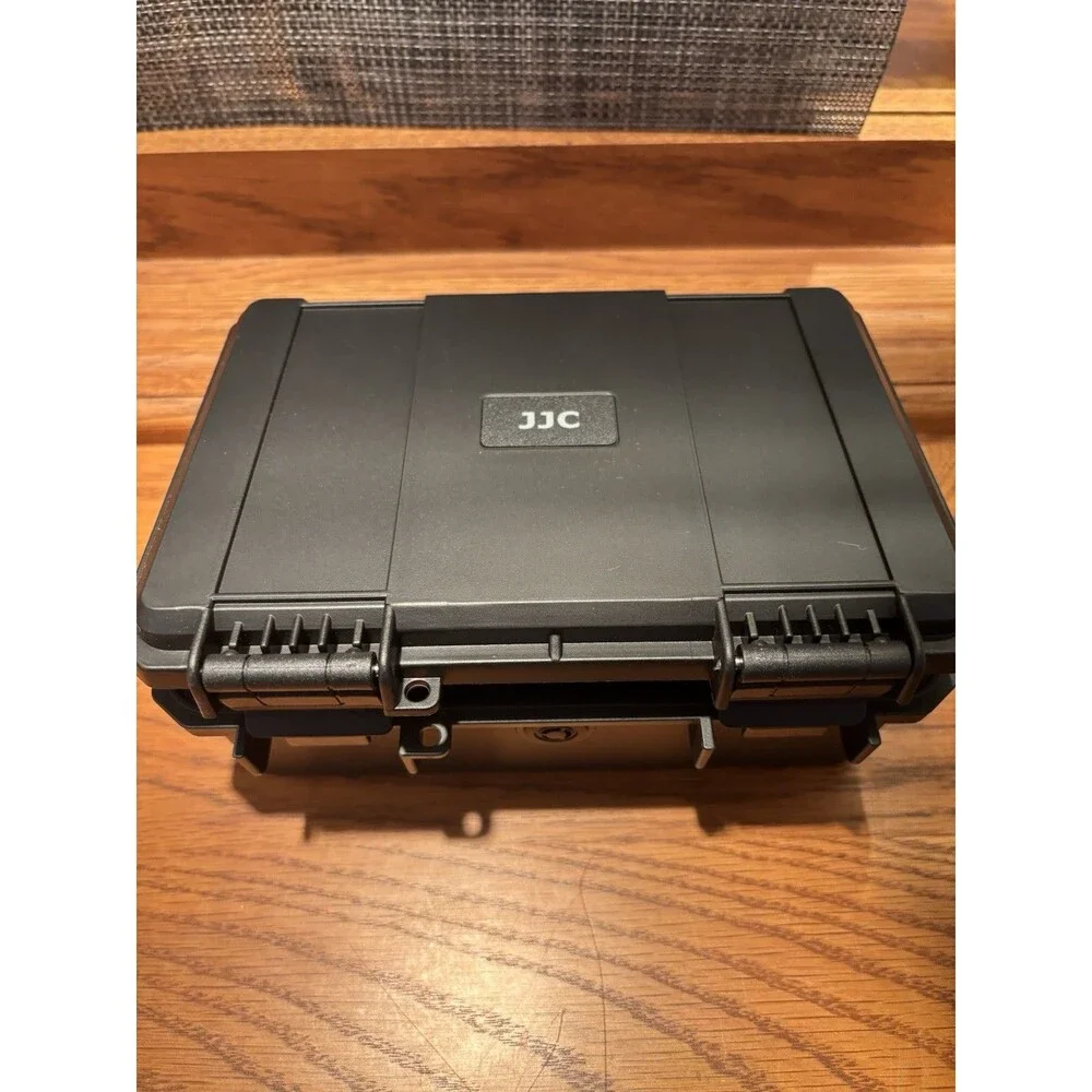 NIB - JJC Professional JBC-15X135 Waterproof 35mm Film Case Canisters Holder
